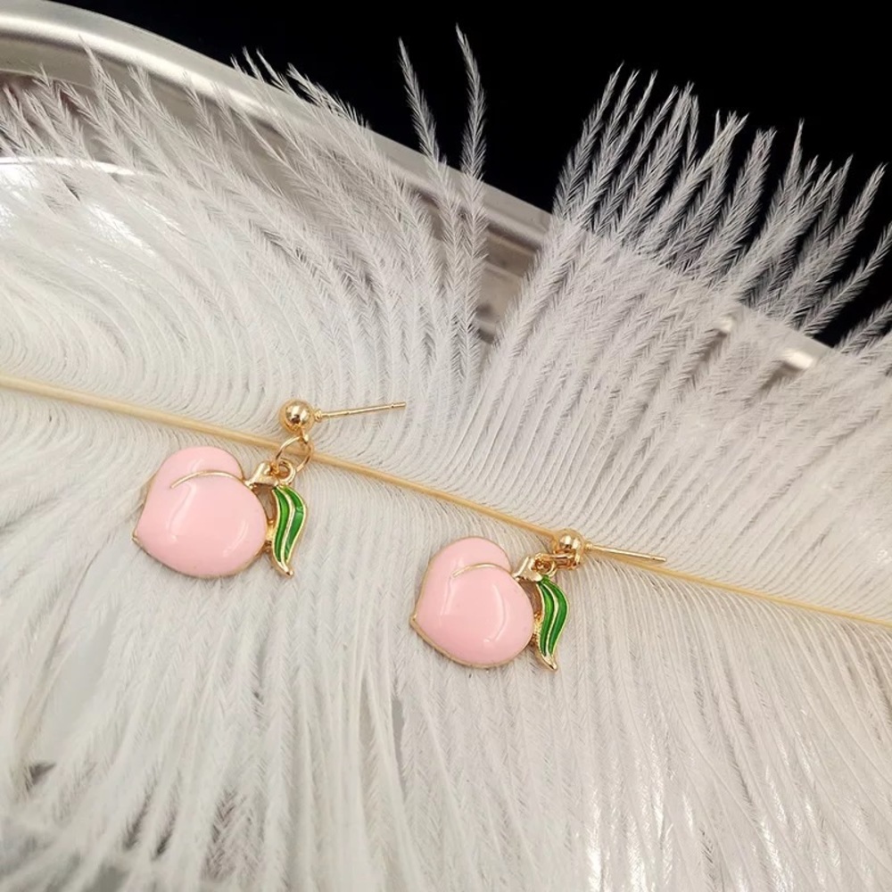 NWT Peaches earrings in yellow gold color setting - Picture 2 of 7
